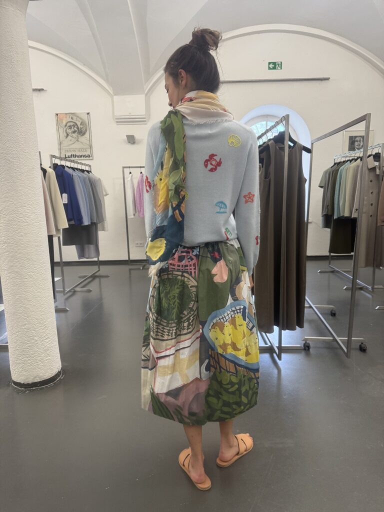 Talking Walls Juju Chicky Chic