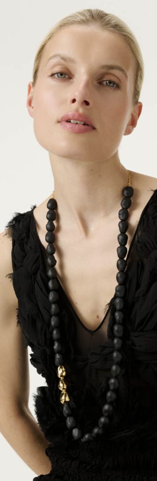 Vanessa Baroni Pearl Necklace long black matt